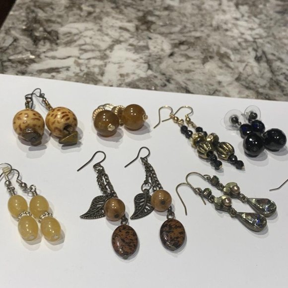 Lot Of 8 Costume Earrings Pierced Dangle Variety Black Brown Etc - Picture 9 of 12